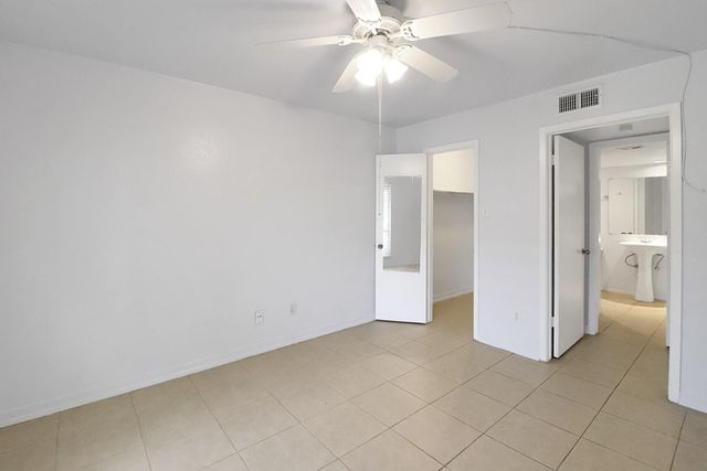 5929 Queensloch Drive 234, Houston, TX 77096