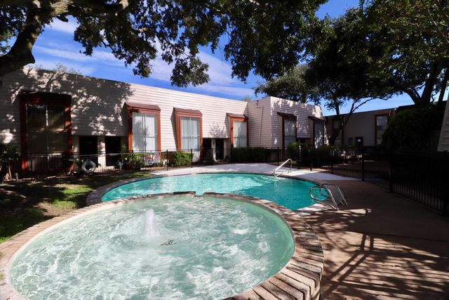5929 Queensloch Drive 234, Houston, TX 77096