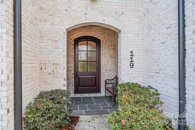 119 Thorncote Place, Charlotte, NC 28226