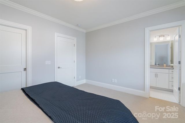 119 Thorncote Place, Charlotte, NC 28226