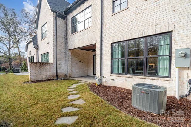 119 Thorncote Place, Charlotte, NC 28226