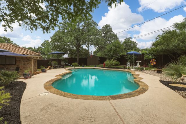 3009 Shenandoah Drive, Bedford, TX 76021