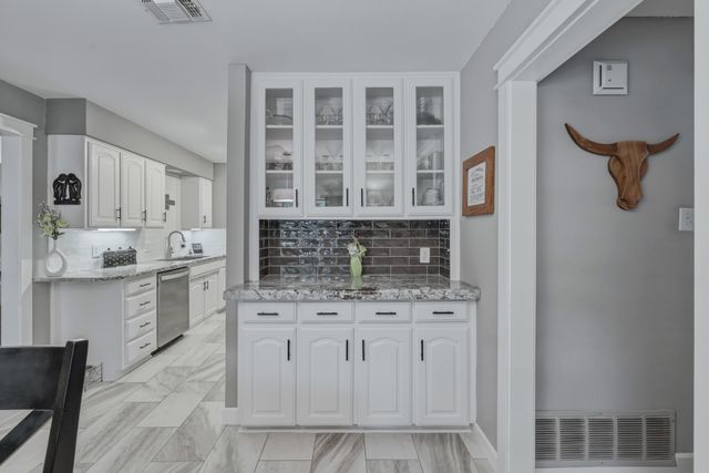 3009 Shenandoah Drive, Bedford, TX 76021