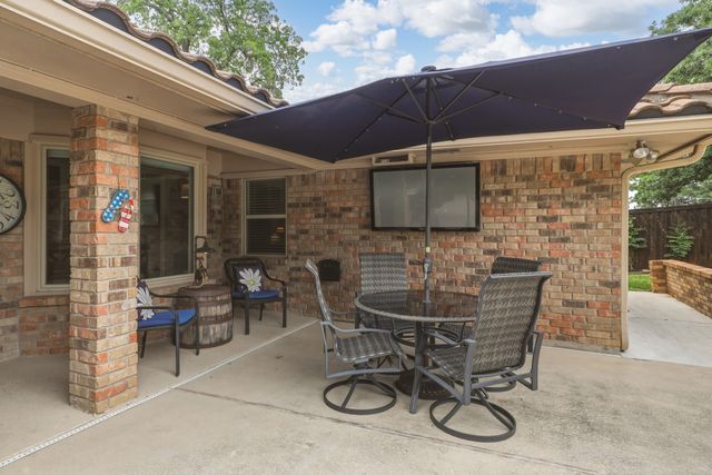 3009 Shenandoah Drive, Bedford, TX 76021