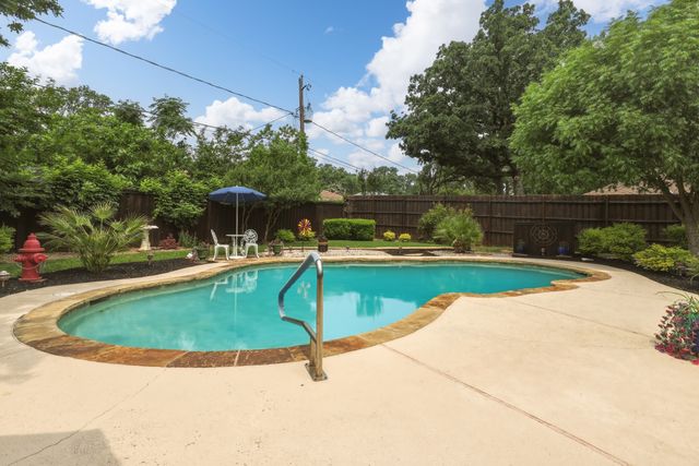 3009 Shenandoah Drive, Bedford, TX 76021