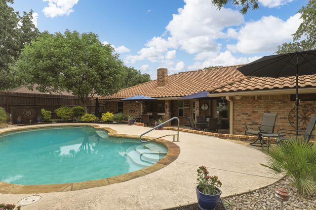 3009 Shenandoah Drive, Bedford, TX 76021