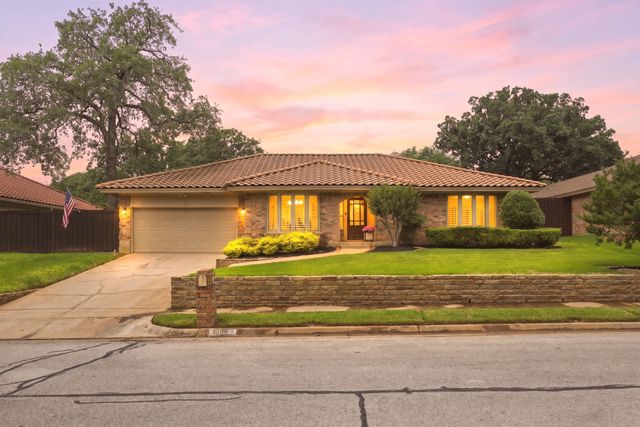 3009 Shenandoah Drive, Bedford, TX 76021