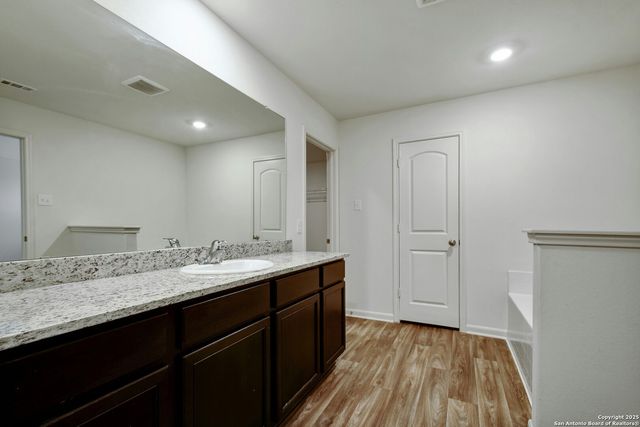 11027 Chatham Ct, Converse, TX 78109