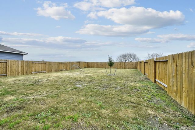 11027 Chatham Ct, Converse, TX 78109