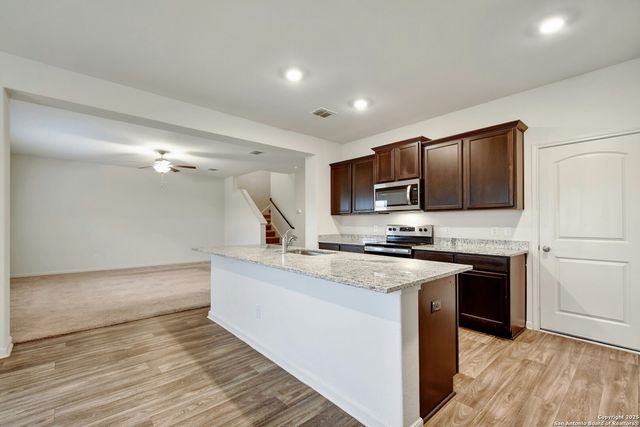 11027 Chatham Ct, Converse, TX 78109