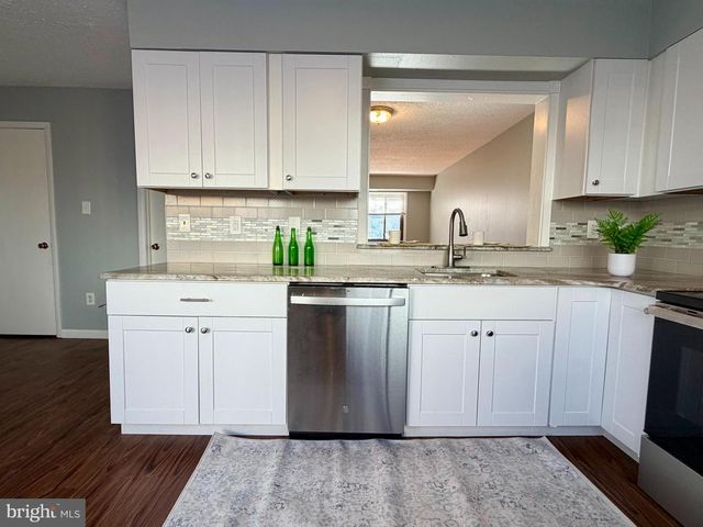 33 GEORGETOWN RD, Lindenwold, NJ 08021