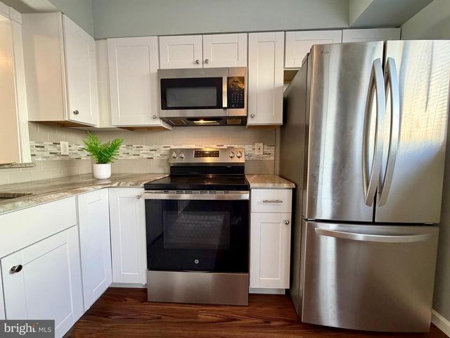 33 GEORGETOWN RD, Lindenwold, NJ 08021