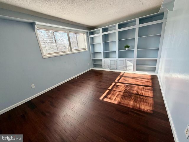 33 GEORGETOWN RD, Lindenwold, NJ 08021