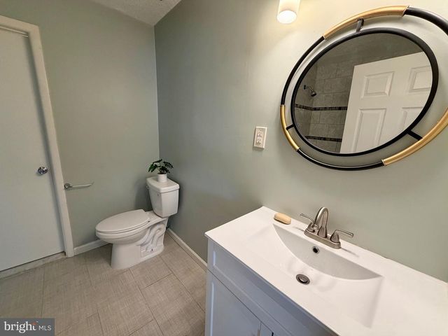 33 GEORGETOWN RD, Lindenwold, NJ 08021