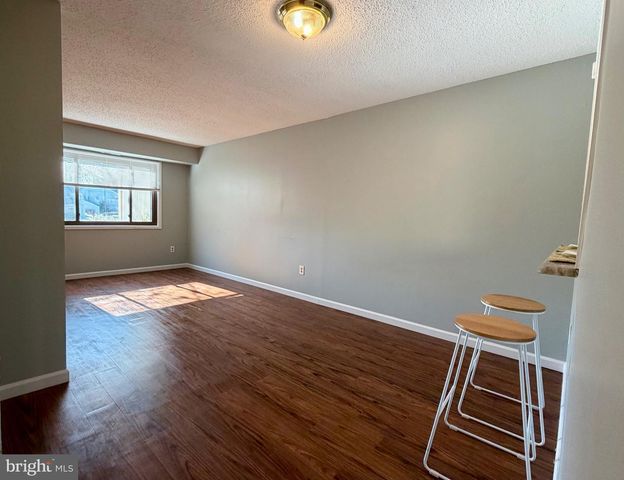 33 GEORGETOWN RD, Lindenwold, NJ 08021