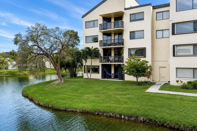 6701 SW 116th Court 103, Miami, FL 33173