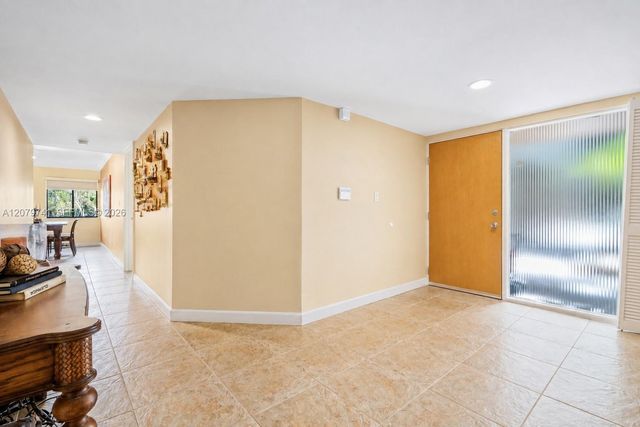 6701 SW 116th Court 103, Miami, FL 33173