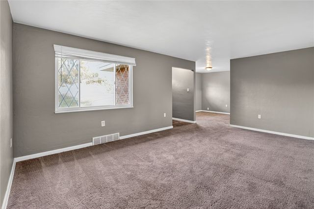 205 Sandle Ave, Mccandless, PA 15237