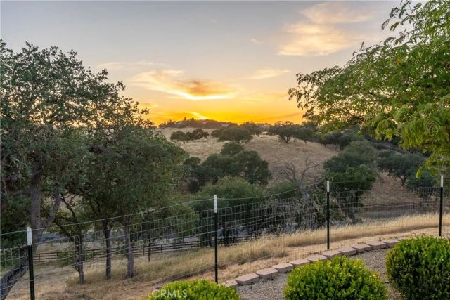 6275 Twin Canyon, Creston, CA 93432