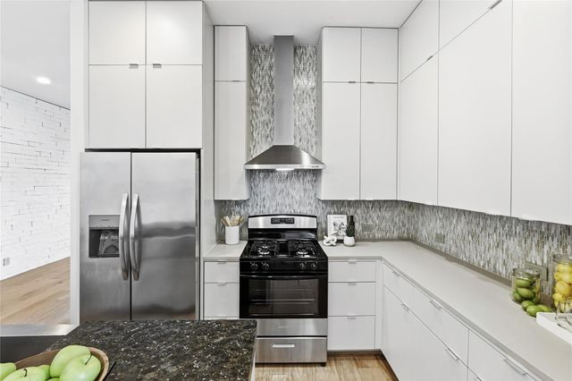 2100 Glendale PL A, Austin, TX 78704