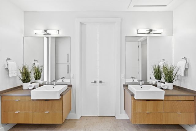 2100 Glendale PL A, Austin, TX 78704