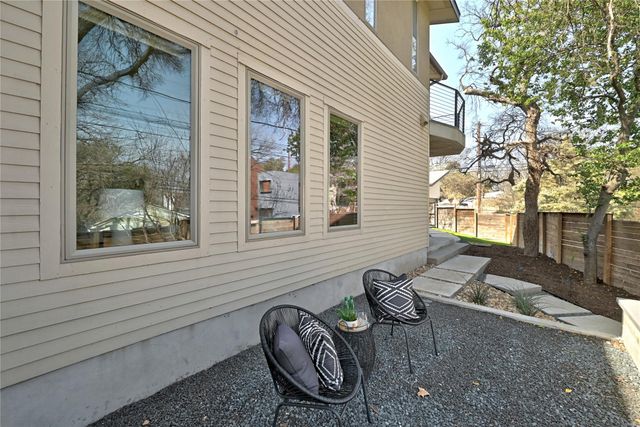 2100 Glendale PL A, Austin, TX 78704