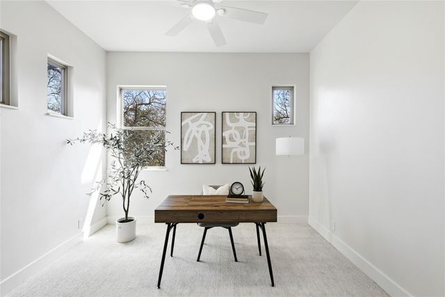 2100 Glendale PL A, Austin, TX 78704