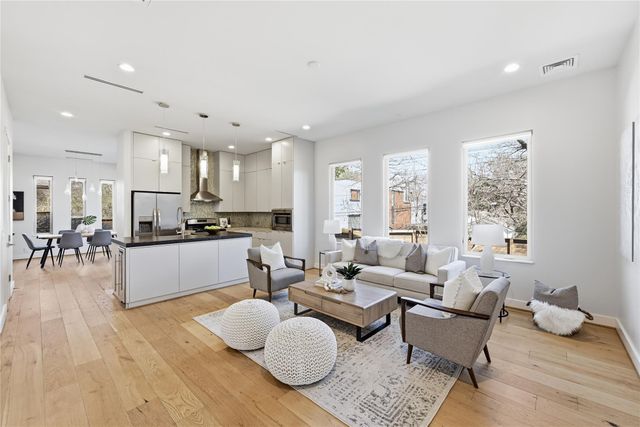 2100 Glendale PL A, Austin, TX 78704