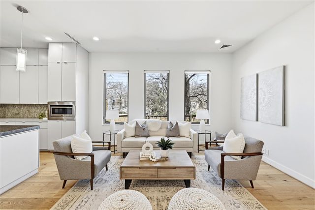 2100 Glendale PL A, Austin, TX 78704