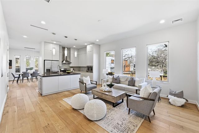 2100 Glendale PL A, Austin, TX 78704