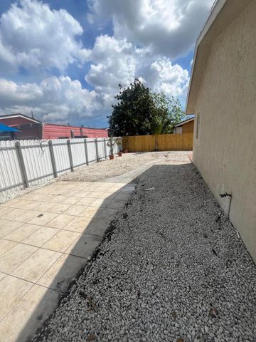 2747 Summit Boulevard, West Palm Beach, FL 33406