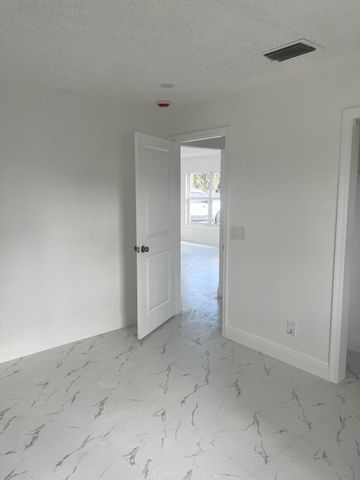 2747 Summit Boulevard, West Palm Beach, FL 33406