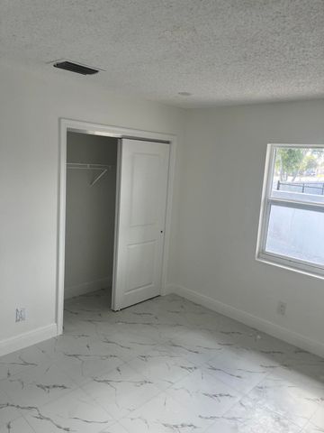 2747 Summit Boulevard, West Palm Beach, FL 33406