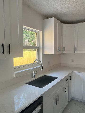 2747 Summit Boulevard, West Palm Beach, FL 33406