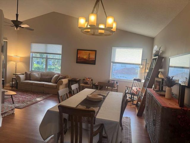 8550 Via Romana 2, Boca Raton, FL 33496