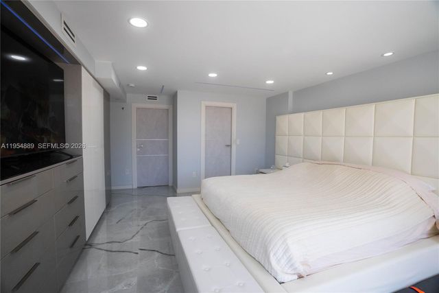 210 174th Street 309, Sunny Isles Beach, FL 33160