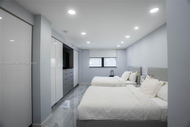 210 174th Street 309, Sunny Isles Beach, FL 33160