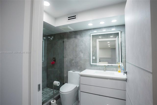 210 174th Street 309, Sunny Isles Beach, FL 33160