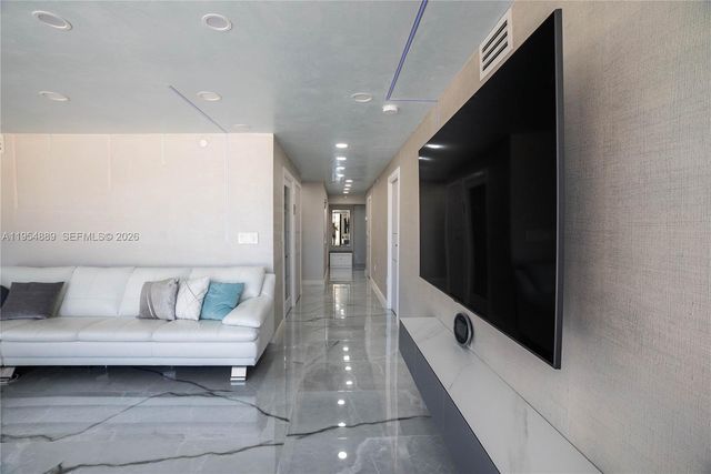 210 174th Street 309, Sunny Isles Beach, FL 33160
