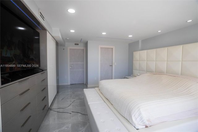 210 174th Street 309, Sunny Isles Beach, FL 33160