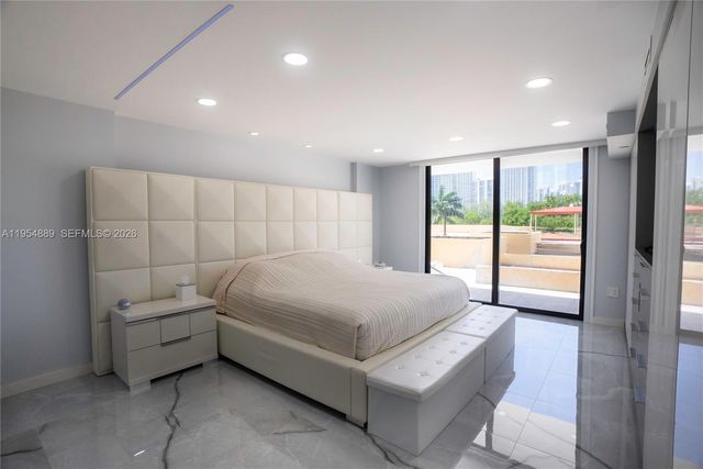 210 174th Street 309, Sunny Isles Beach, FL 33160