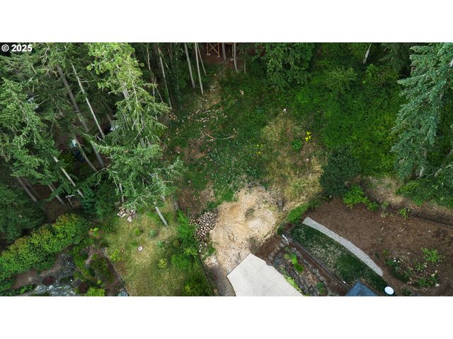 Pine View Ct, Eugene, OR 97405