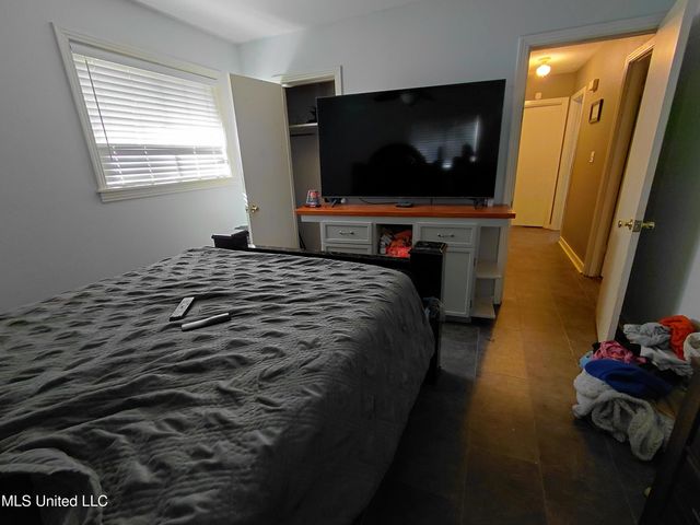 1443 Sheffield Drive, Jackson, MS 39211