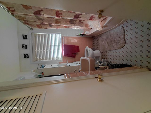 1443 Sheffield Drive, Jackson, MS 39211