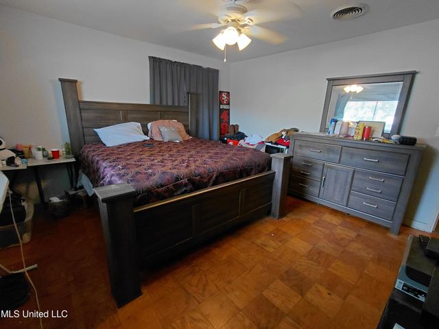 1443 Sheffield Drive, Jackson, MS 39211