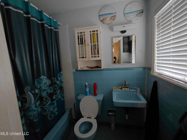 1443 Sheffield Drive, Jackson, MS 39211