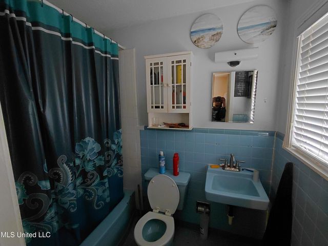 1443 Sheffield Drive, Jackson, MS 39211