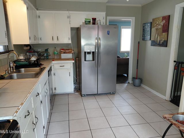 1443 Sheffield Drive, Jackson, MS 39211