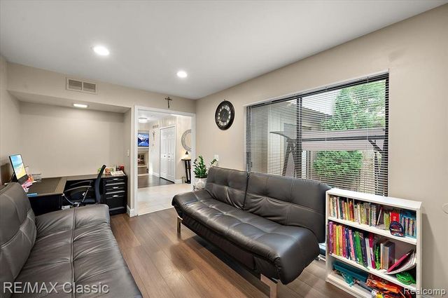 5318 Wright Way Wright Way, West Bloomfield, MI 48322