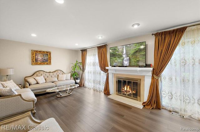 5318 Wright Way Wright Way, West Bloomfield, MI 48322